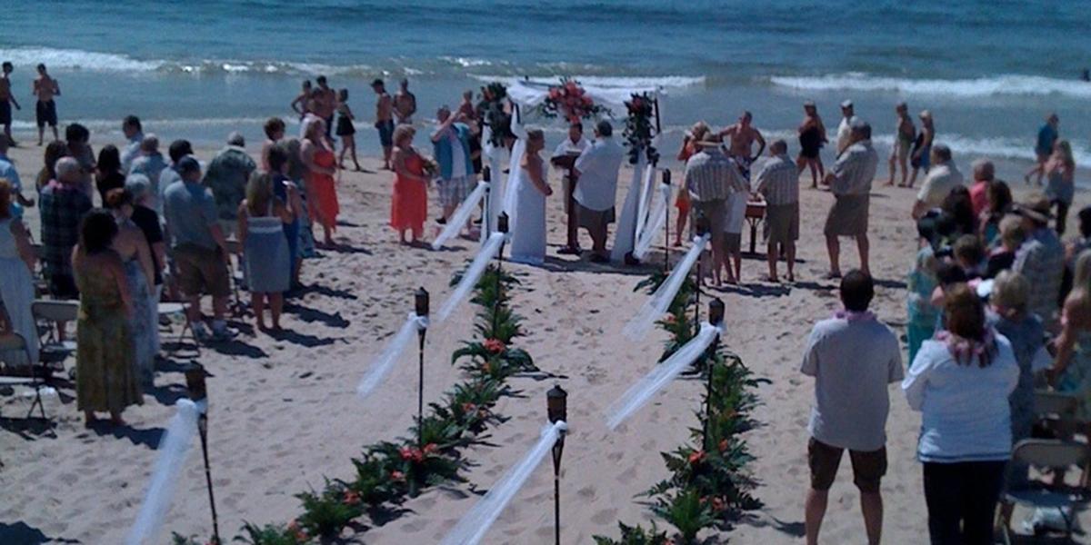 Compare Prices For Top 669 Wedding Venues In Westerly Ri Breezeway Beach Weddings In Westerly Ri