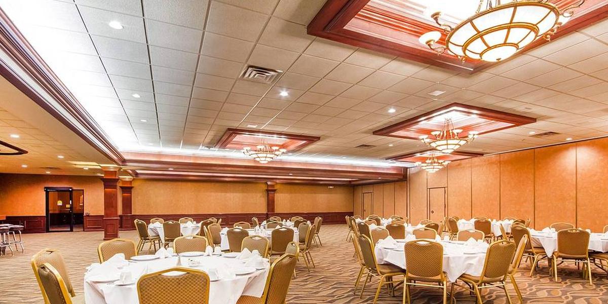 Garden By The Bay Ballroom compare prices for top 273 wedding venues in green bay, wisconsin Garden By The Bay Ballroom compare prices for top 273 wedding venues in green bay, wisconsin