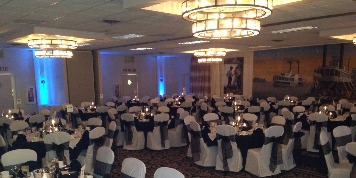 Holiday Inn Elmira-Riverview Weddings | Get Prices for Wedding Venues