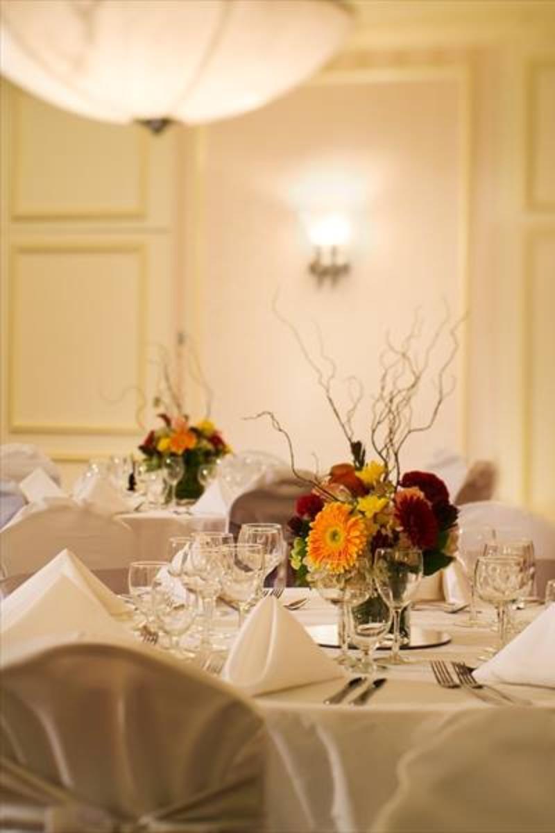 Marriott Saddle Brook Weddings Get Prices for Wedding Venues in NJ