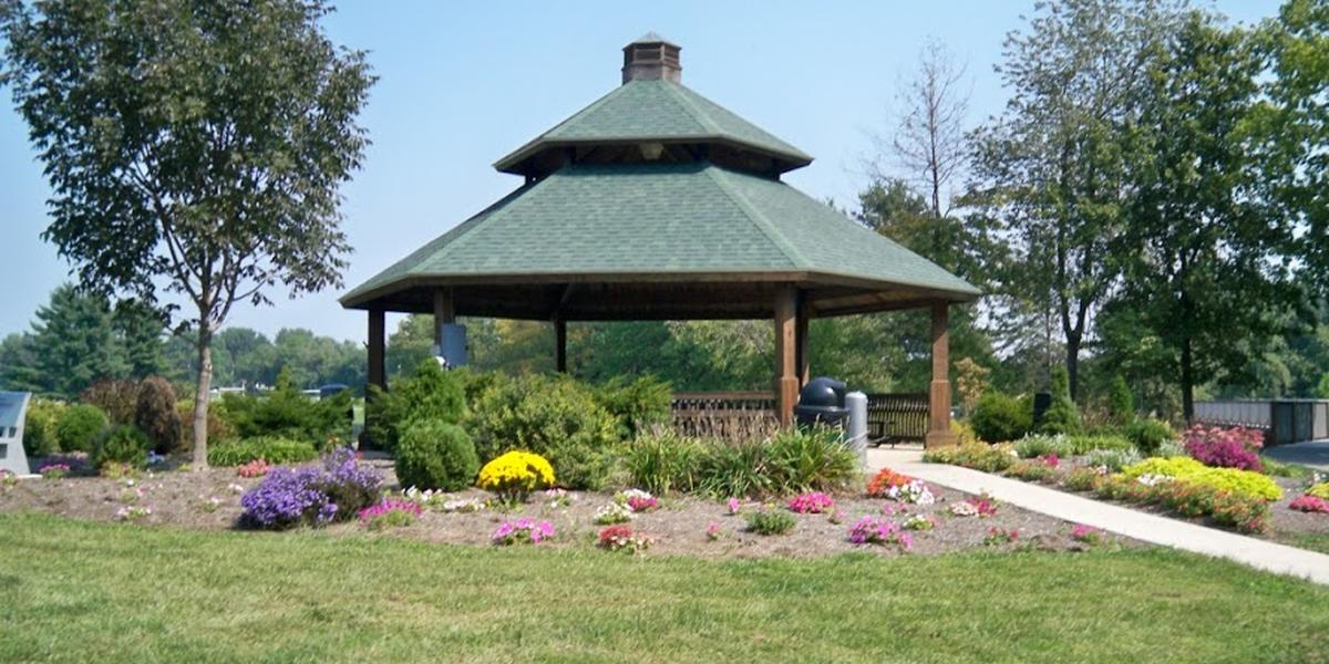 The Inn At 835 Weddings Get Prices For Wedding Venues In Il Klehm Arboretum Botanic Garden Weddings In Rockford Il Wedding Spot Ring
