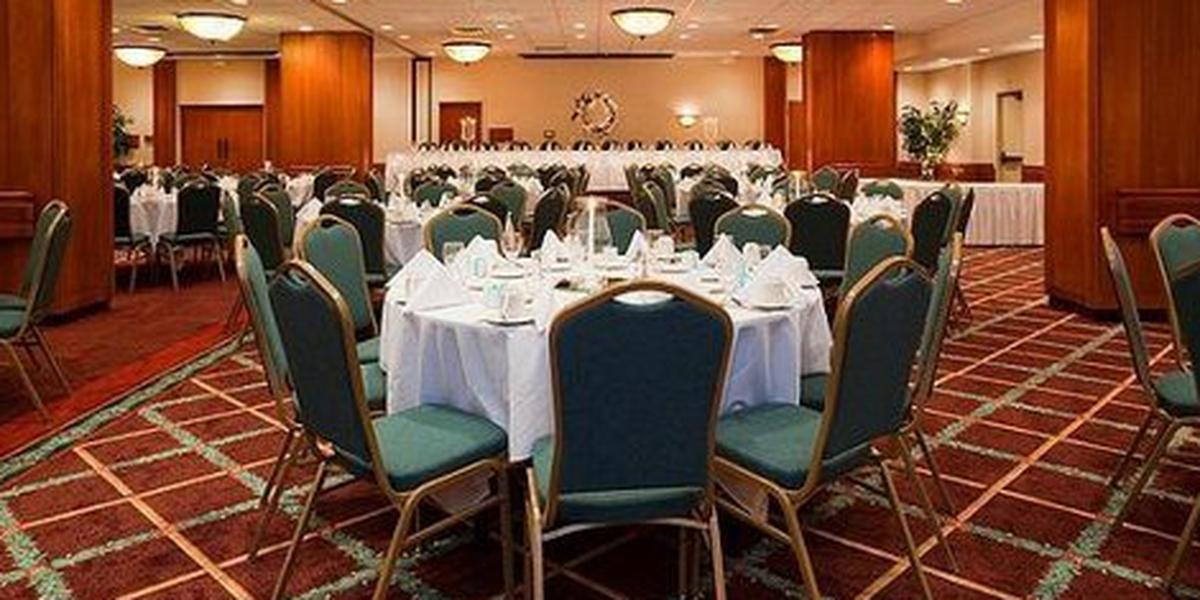 Holiday Inn Appleton Weddings Get Prices for Wedding Venues in WI