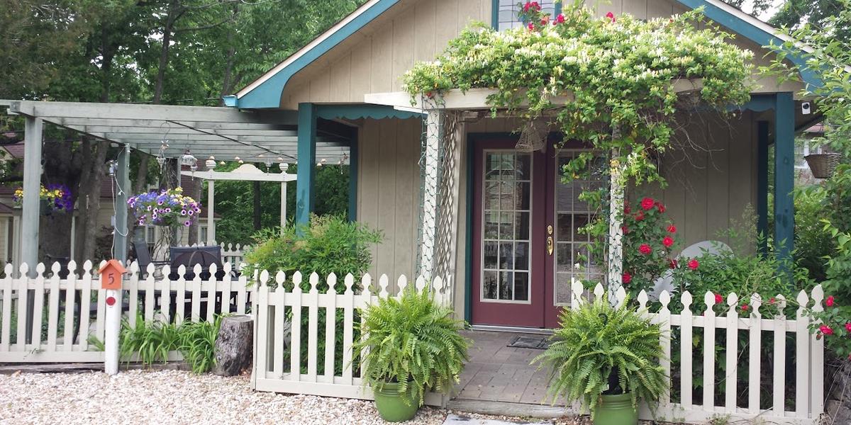 Rock Cottage Gardens Bed And Breakfast Eureka Springs Rock Cottage Gardens Bed And Breakfast Eureka Springs