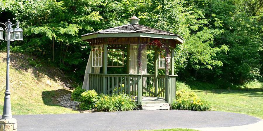Little Log Wedding Chapel Weddings Get Prices for Wedding Venues in TN