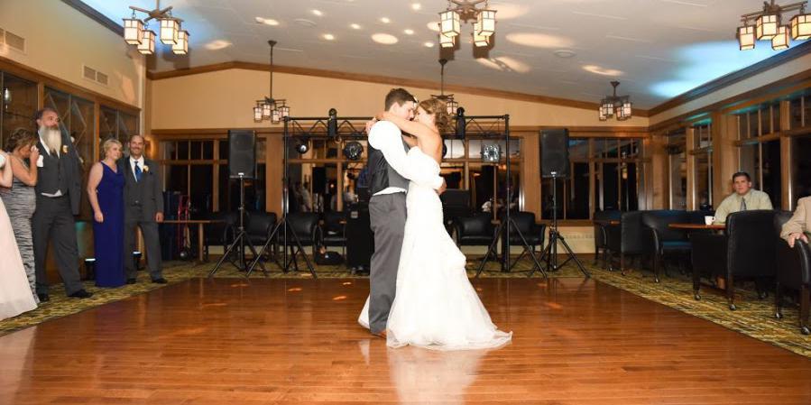 Lac Lawrann Conservancy Summer Wedding West Bend Wisconsin Ml Photography And Design