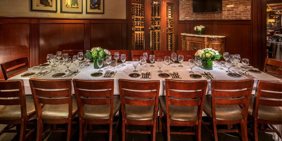 Joes American Bar Grill on Newbury Street | Venue, Boston