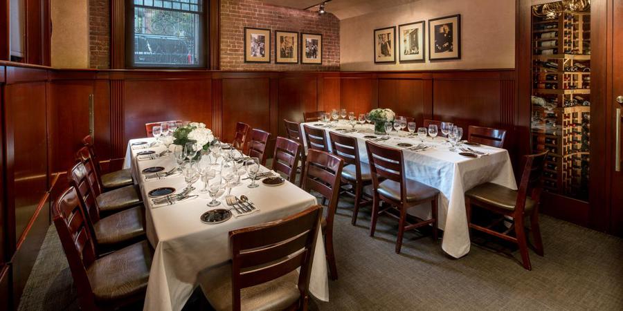 Joes American Bar Grill on Newbury Street | Venue, Boston