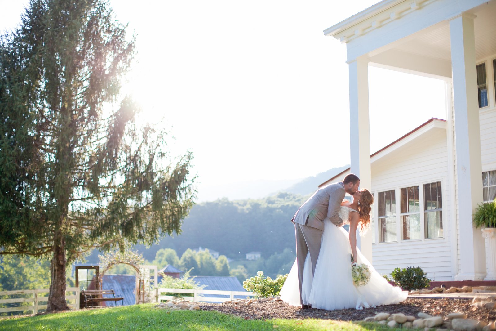 At Creekside Farm, we know that most couples don't always know the level of  support they'll need when they first book their venue—and that's completely  okay. That's why we offer the option, image size:1600x1067