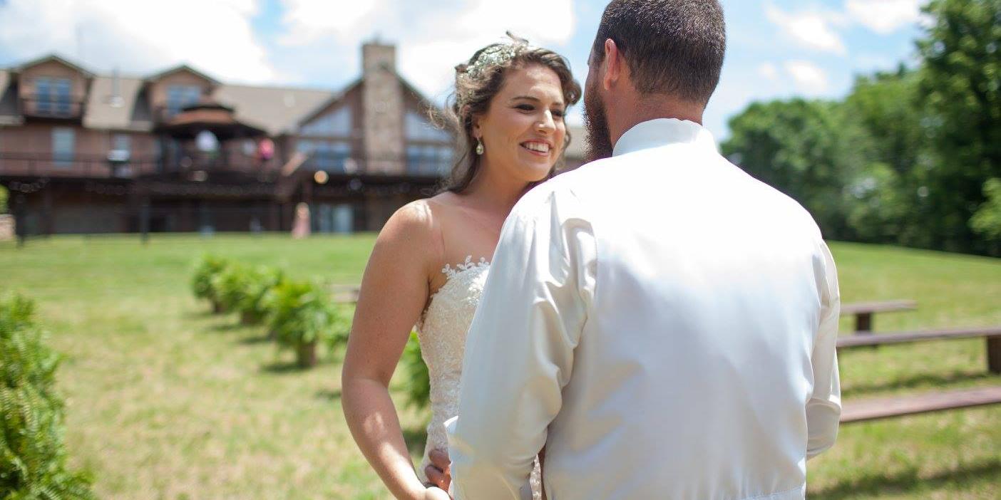 Harpole's Heartland Lodge weddings in Nebo IL