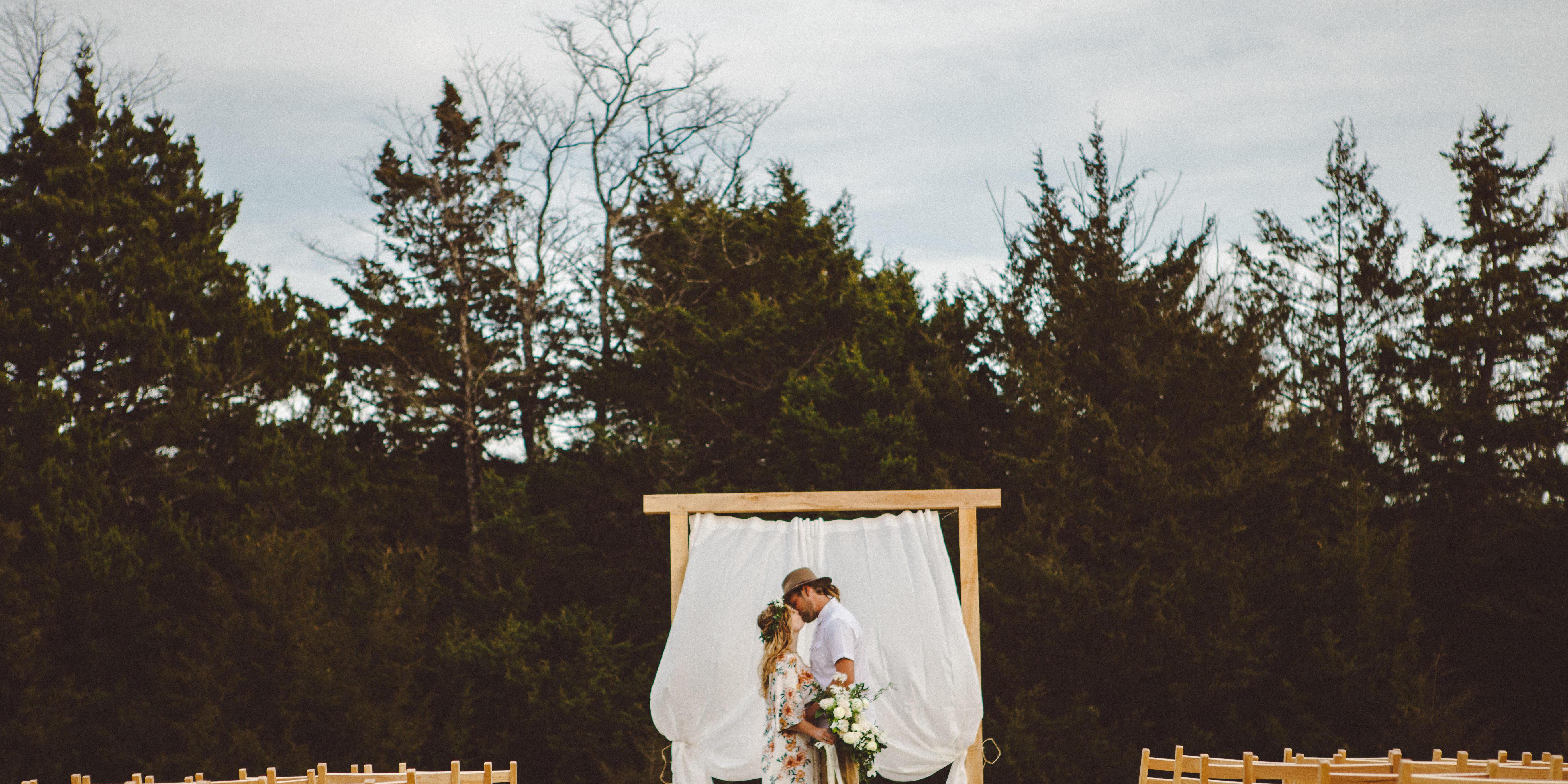 The Co-op at the Stewart Settlement weddings in Pleasant Hope MO
