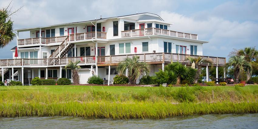 Harborlight Guest House weddings in Swansboro NC