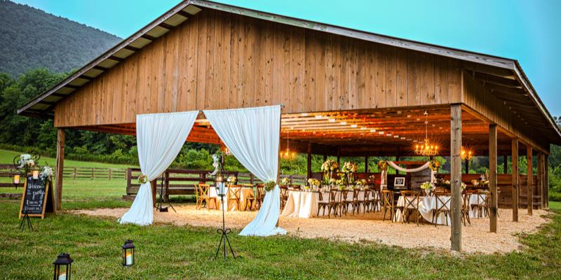 Springtree Farms weddings in Crossville TN