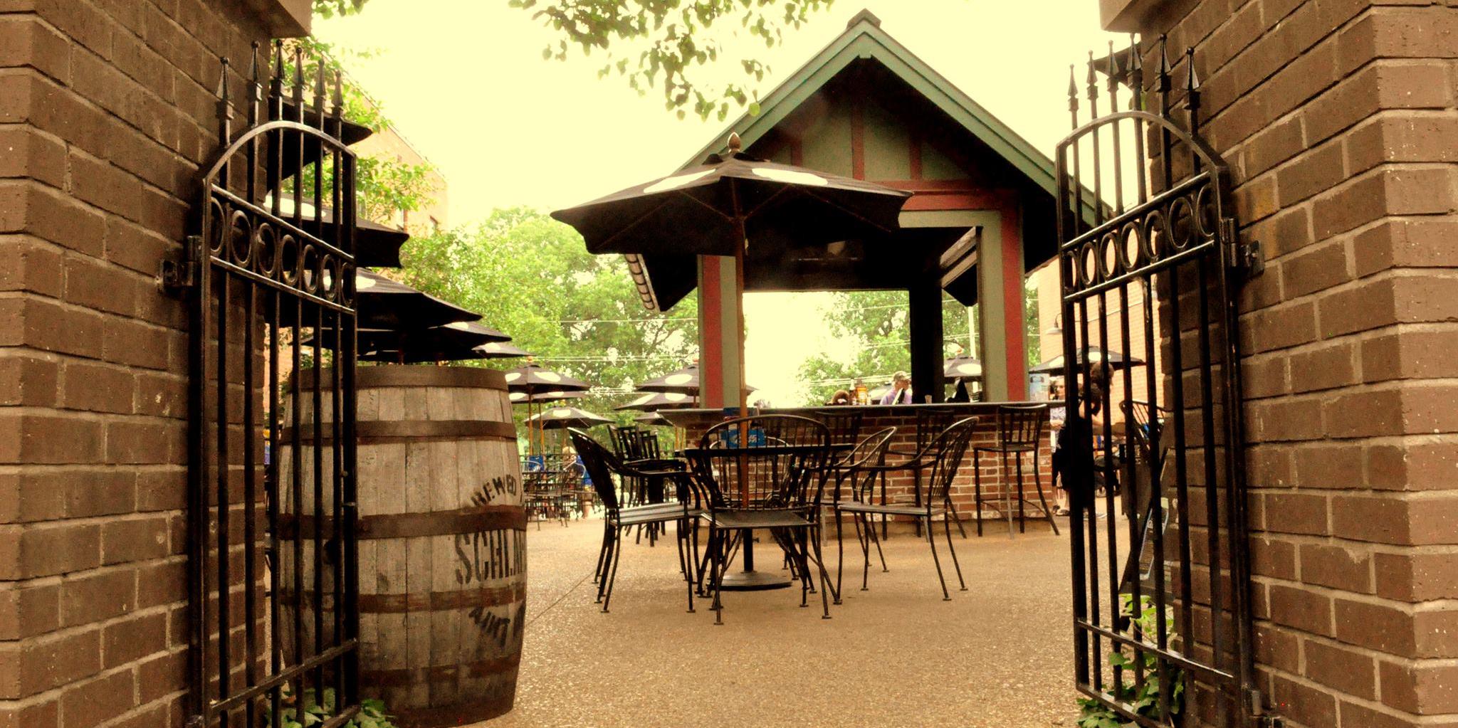 Llywelyns Pub - St. Charles weddings in St Charles MO