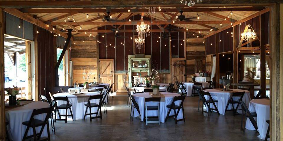 The Bella Barn of West Tennessee weddings in McKenzie TN