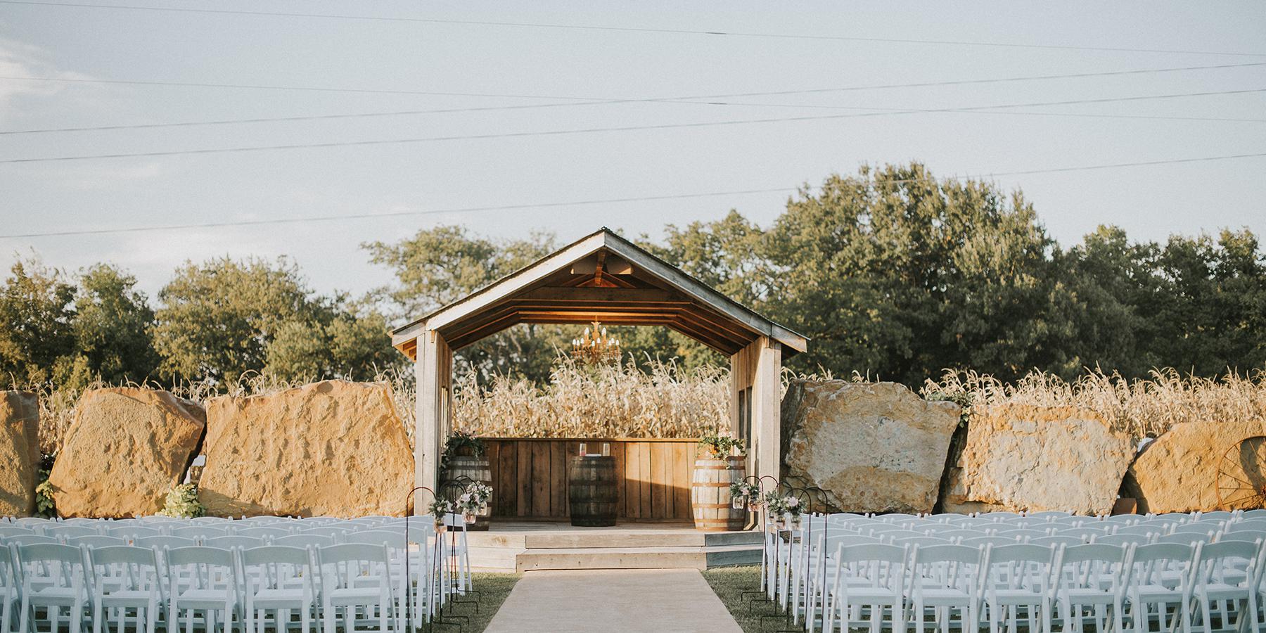 Berry Acres weddings in Odessa MO