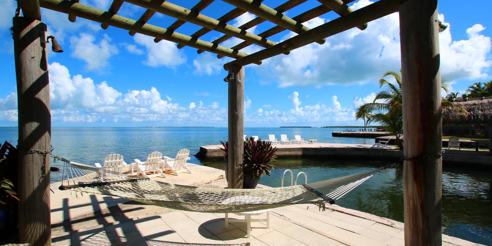 Little Bay weddings in Islamorada FL