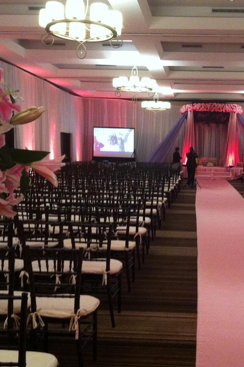 Crowne Plaza Danbury Weddings | Get Prices for Wedding Venues in CT