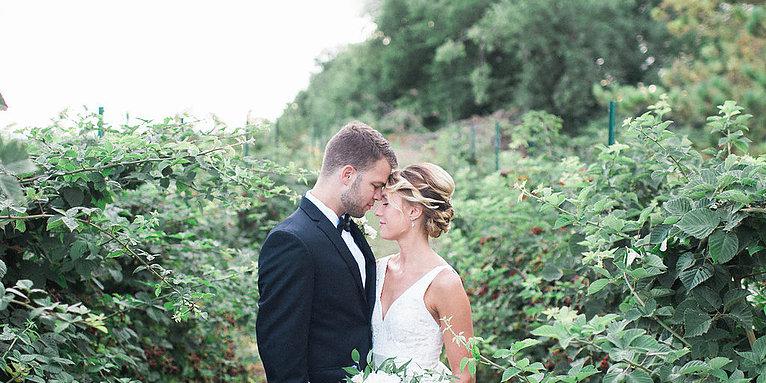 Blue Barn Berry Farm & Event Venue weddings in Syracuse IN