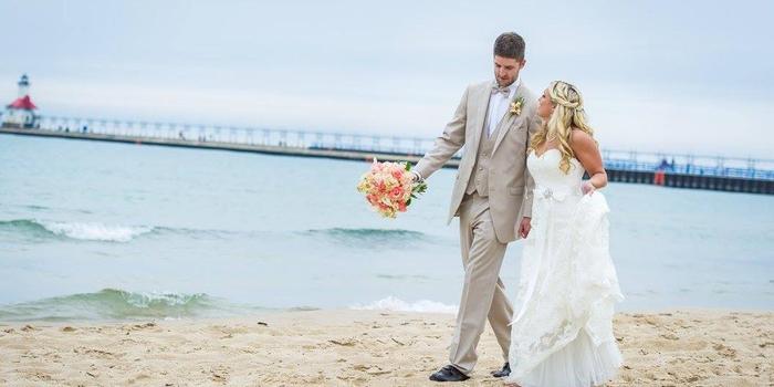 Shadowland On Silver Beach Weddings Get Prices For Wedding Venues Price This Venue To Get Your Estimate No Strings Attached