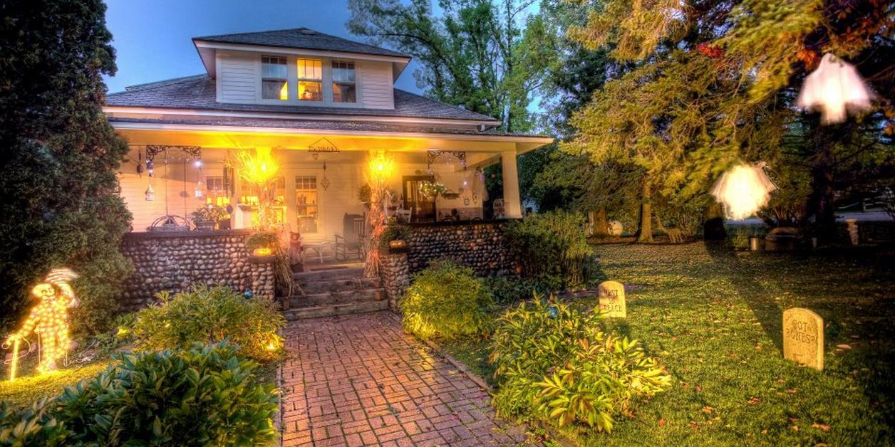 The Cobblestone Bed Breakfast weddings in Birchwood WI