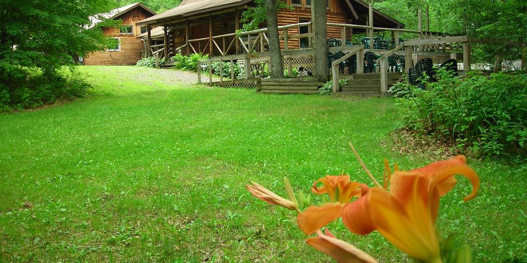 Cabin Ridge Rides weddings in Cadott WI