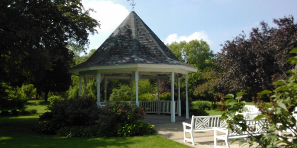 Duck Creek Park weddings in Davenport IA