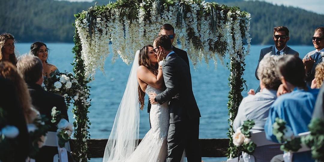 Salmon Falls Resort weddings in Ketchikan AK