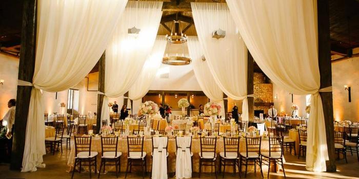 Wedding Venues In Spring Tx Captivate Your Guests And Begin Happily Ever After At The Beautiful Springs In Denton Indoor Reception Hall Ranch Wedding Venue Texas