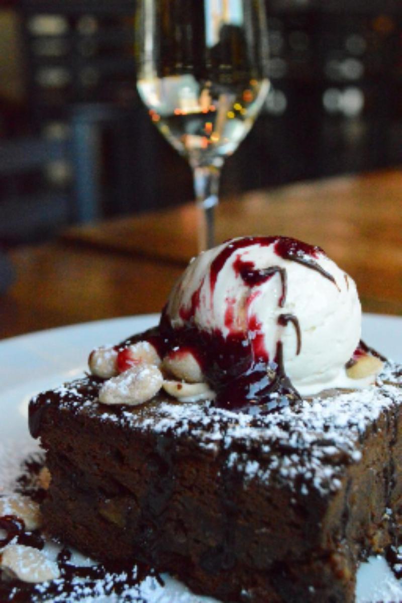 Max's Wine Dive Austin Weddings Get Prices for Wedding Venues