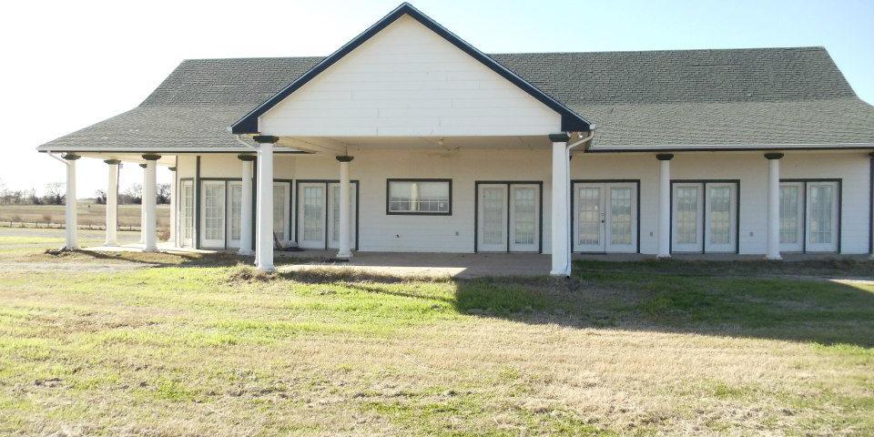 Flying G Ranch weddings in Waxahachie TX