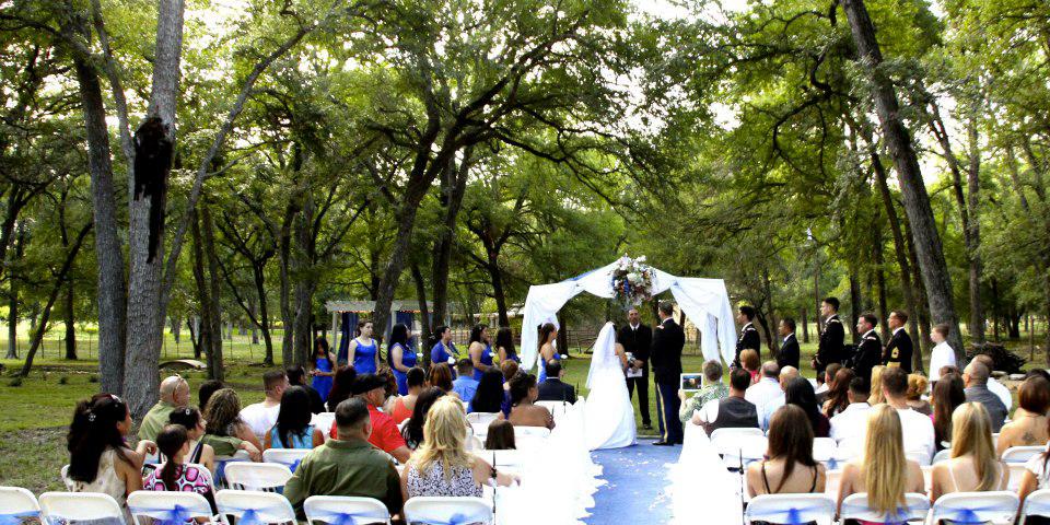 Mililani Woods weddings in Nolanville TX