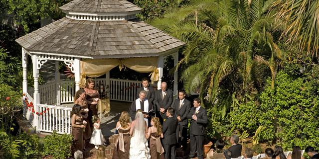 The Courtyard at Lake Lucerne: The Dr. Phillips House weddings in Orlando FL