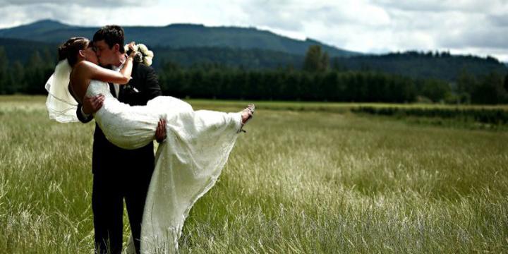 Northern Lights Christmas Tree Farm weddings in Pleasant Hill OR