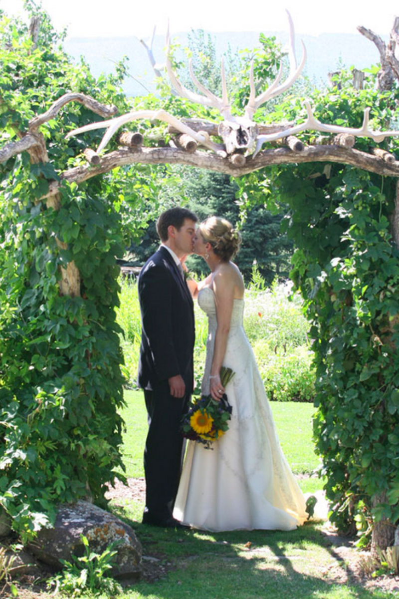 Flying Dog Ranch Retreat Weddings Get Prices for Wedding Venues