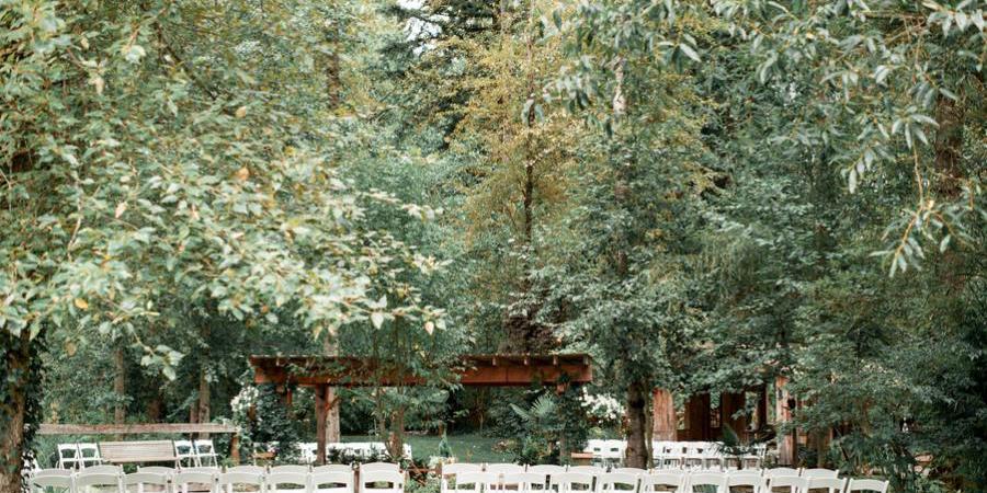 Maroni Meadows weddings in Snohomish WA