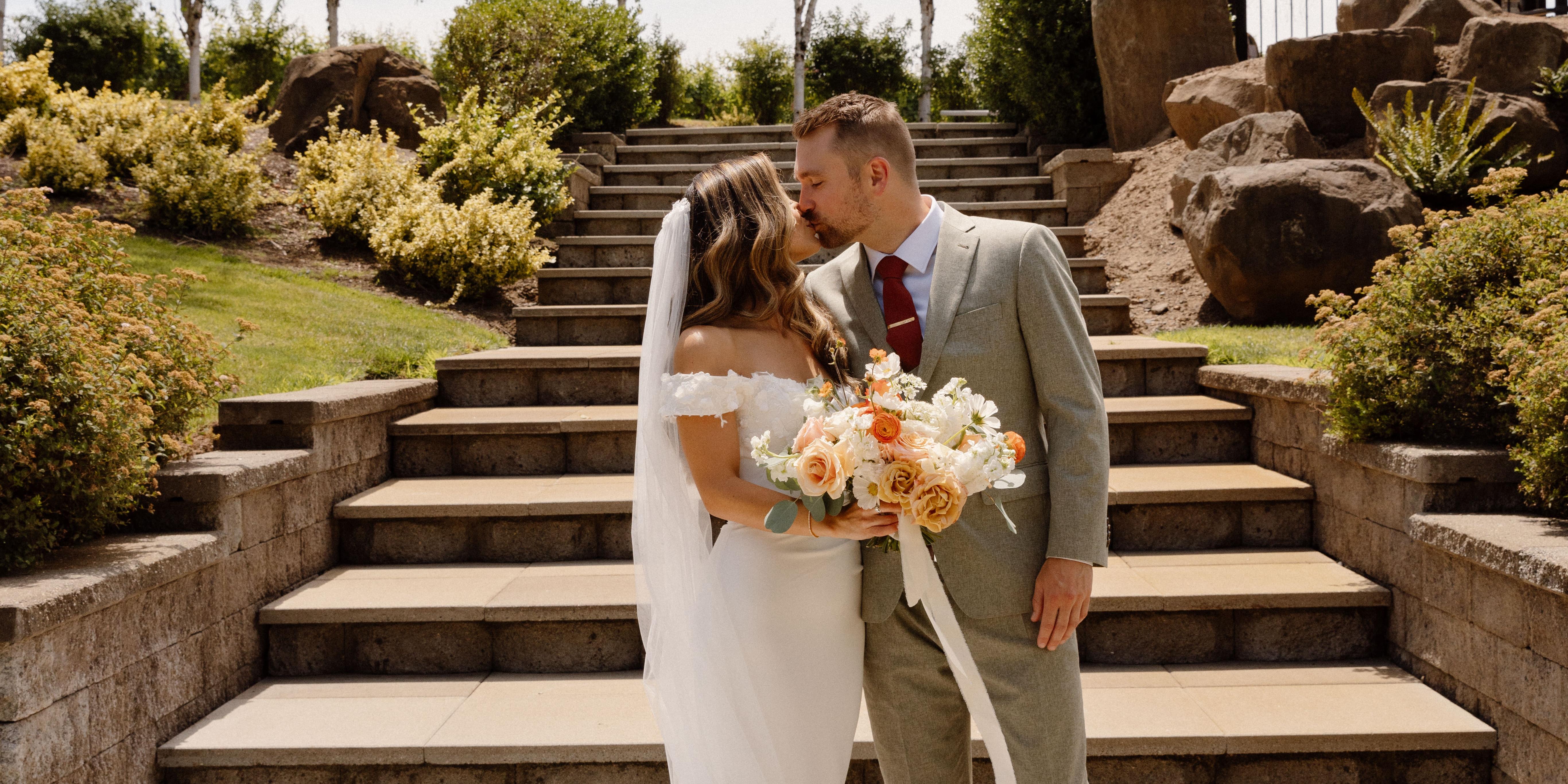 Aurora Colony Vineyards weddings in Aurora OR