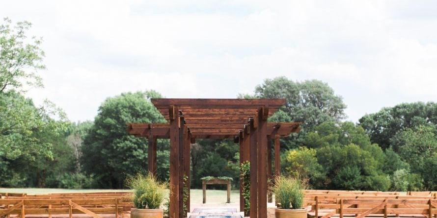 Milagro Farms weddings in Forreston TX