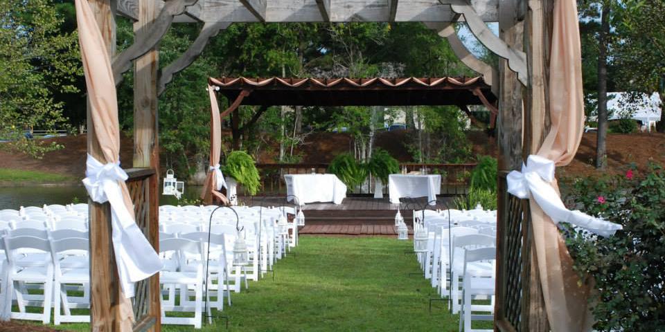 Cypress Bend Vineyards weddings in Wagram NC