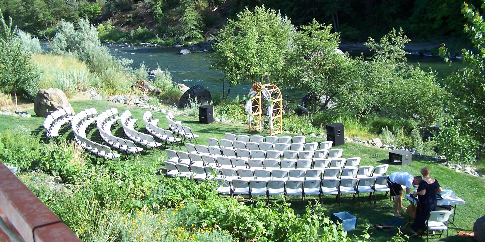 Strawhouse Resorts weddings in Junction City CA