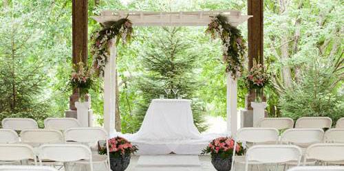 Blank Park Zoo weddings in Des Moines IA