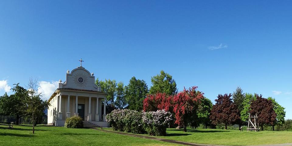 Coeur d' Alene's Old Mission weddings in Cataldo ID
