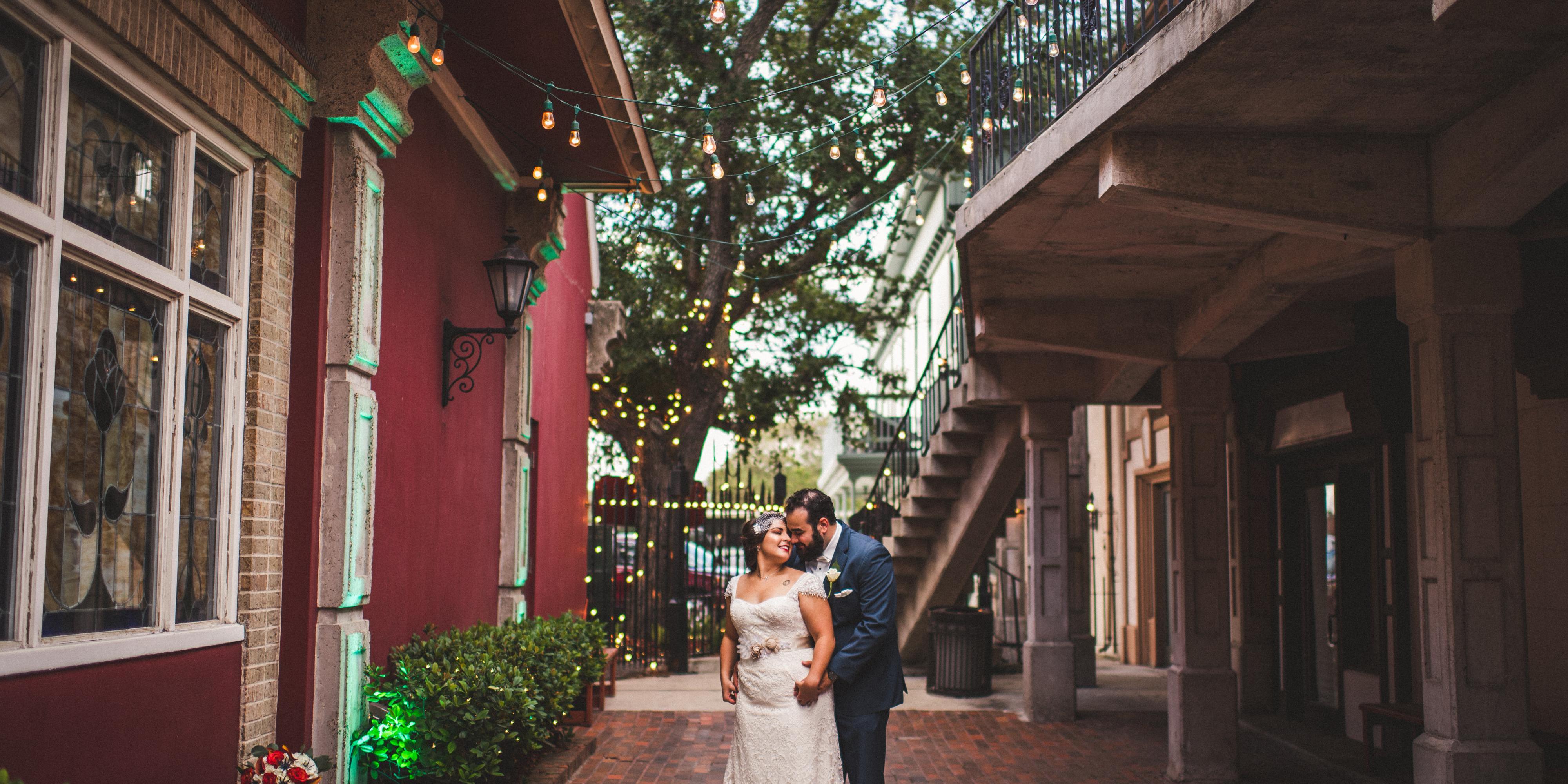 The Courtyard at Gaslight Square weddings in Corpus Christi TX
