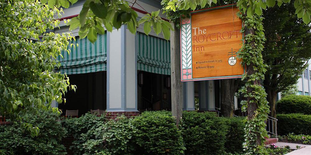 The Roycroft Inn weddings in East Aurora NY