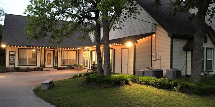 Covered Bridge Inn weddings in Weatherford TX