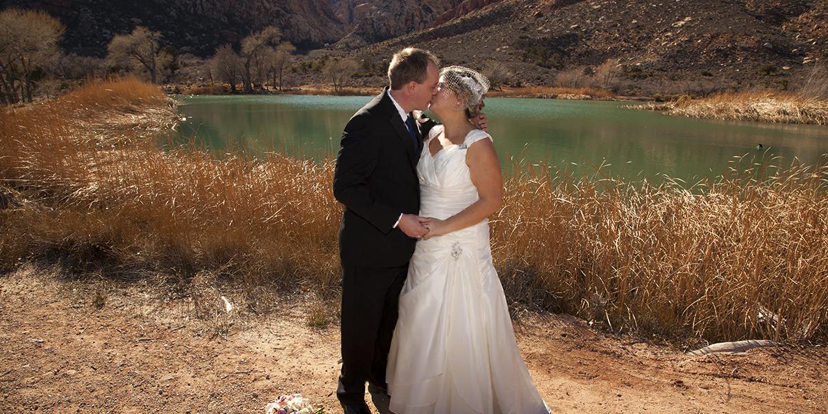 Red Rock Canyon National Conservation Area weddings in Las Vegas NV
