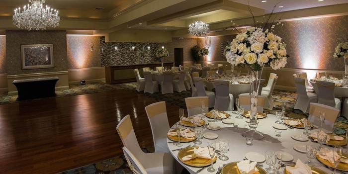 Crystal Ballroom At The Radisson Freehold Weddings Get Prices For Price This Venue