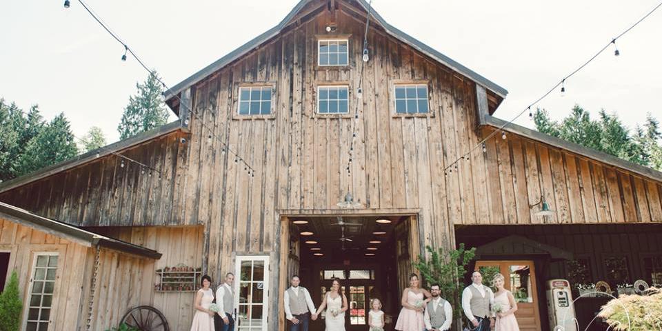 Red Cedar Farm weddings in Poulsbo WA