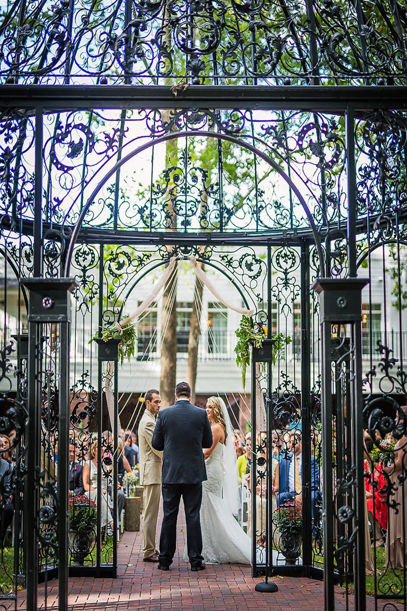 Black Iris Estate Weddings Get Prices for Wedding Venues in IN