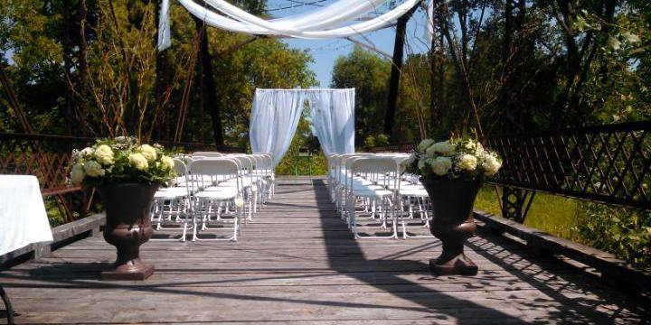 Givens Farm weddings in Hortonville WI