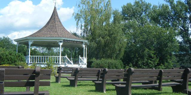 Gardner Memorial Park weddings in Newport VT